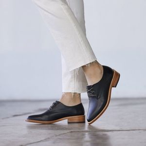 Nisolo James Oxford in Black